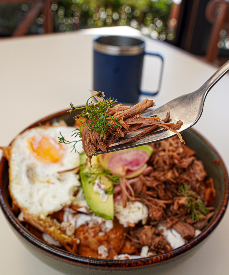 Chilaquiles con barbacoa de rib eye de Comedor Amelia